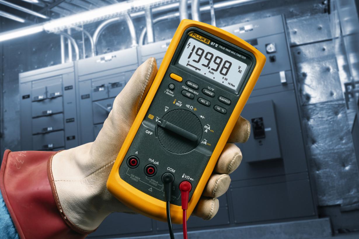 Fluke 87V multimeter during electrical inspection
